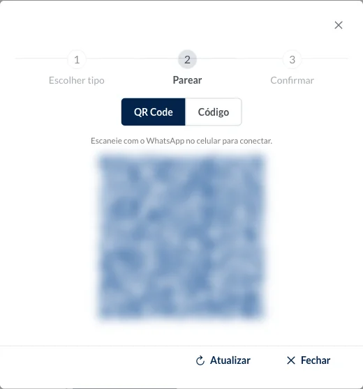 Parear step with the QR Code option selected, the instruction Escaneie com o WhatsApp no celular para conectar and the QR code, blurred in this screenshot.
